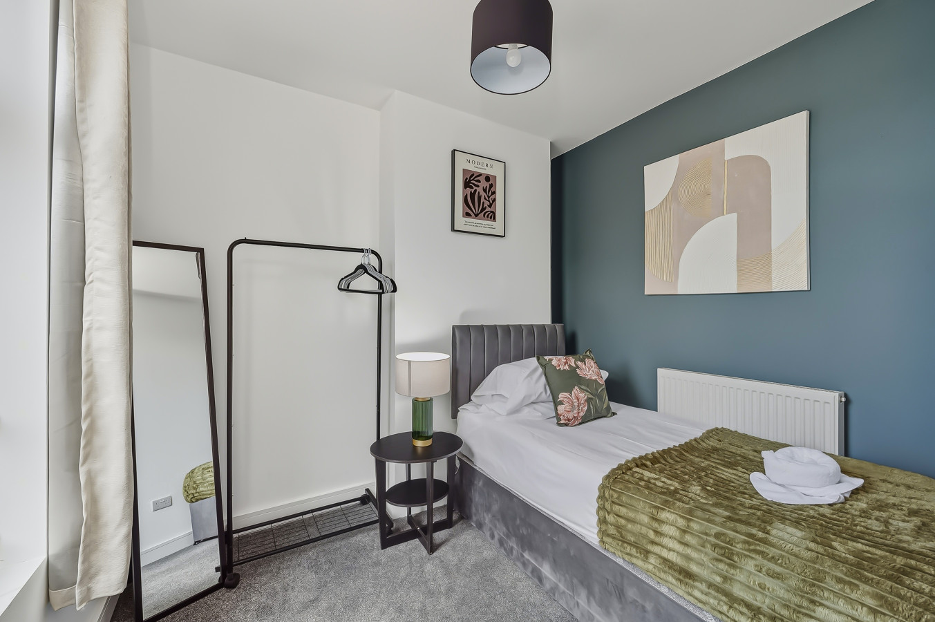 Contemporary House • Near the High Street • Free Parking • Fast WiFi • Smart TV in 30 Albert Street - Property image 20 - VivreStays