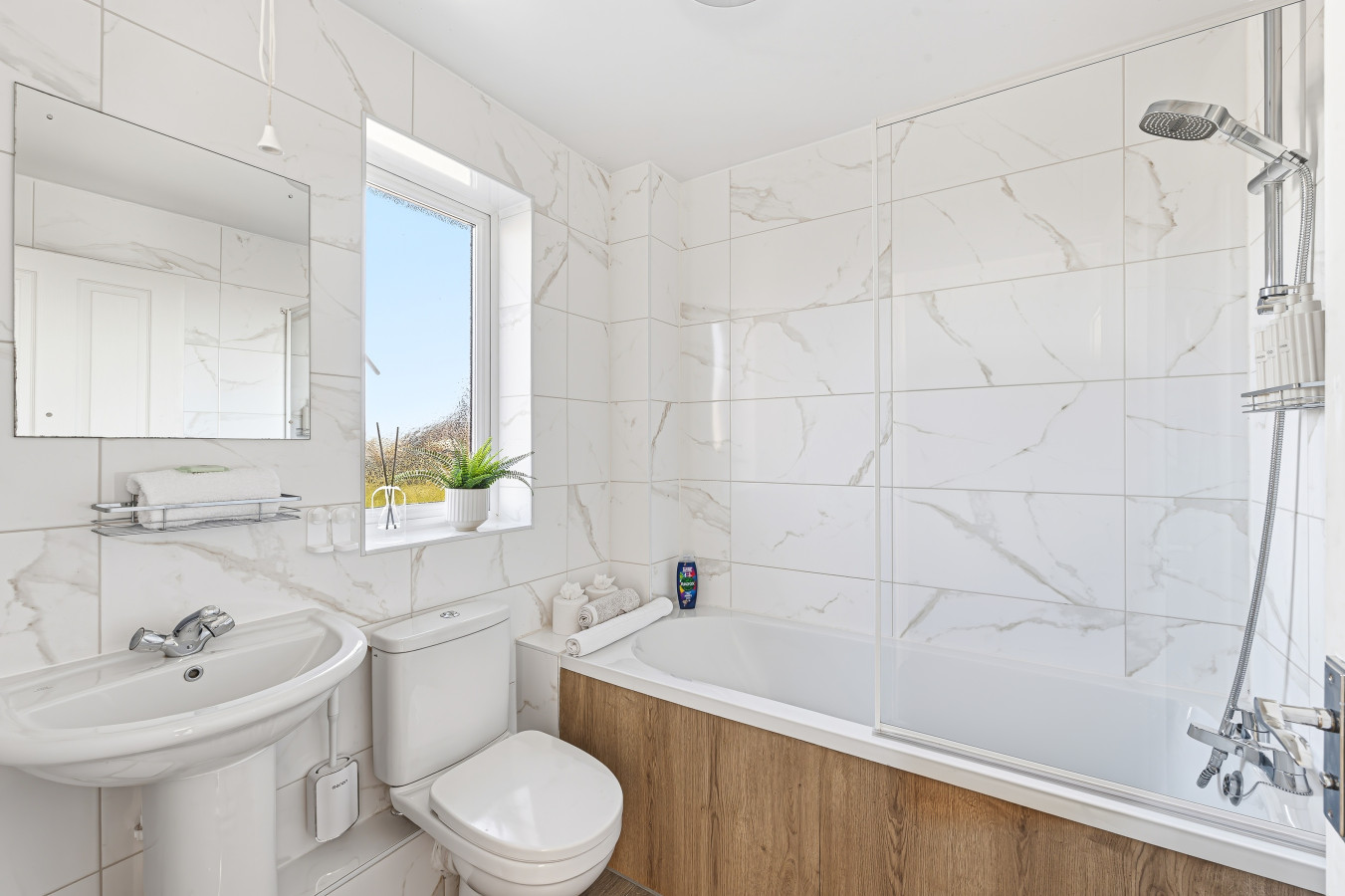 Keaton House • Detached • Driveway Parking • Spacious Garden • Fast WiFi in 3 Keaton Close - Property image 15 - VivreStays