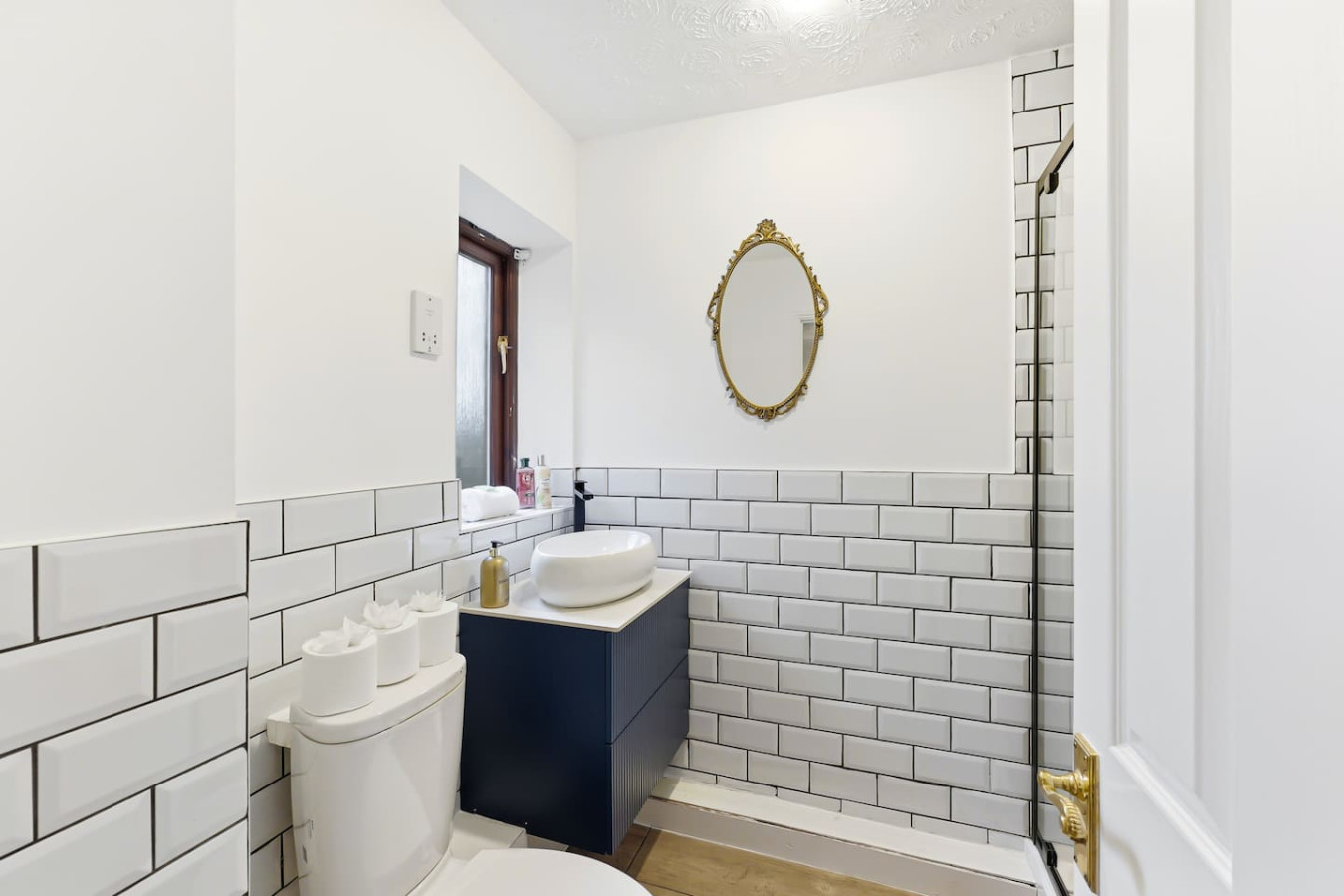 Paxton House • 5 Bedroom 3.5 Bath • Detached • Driveway Parking • Sky TV • Fast WiFi in 28 Paxton Crescent - Property image 12 - VivreStays