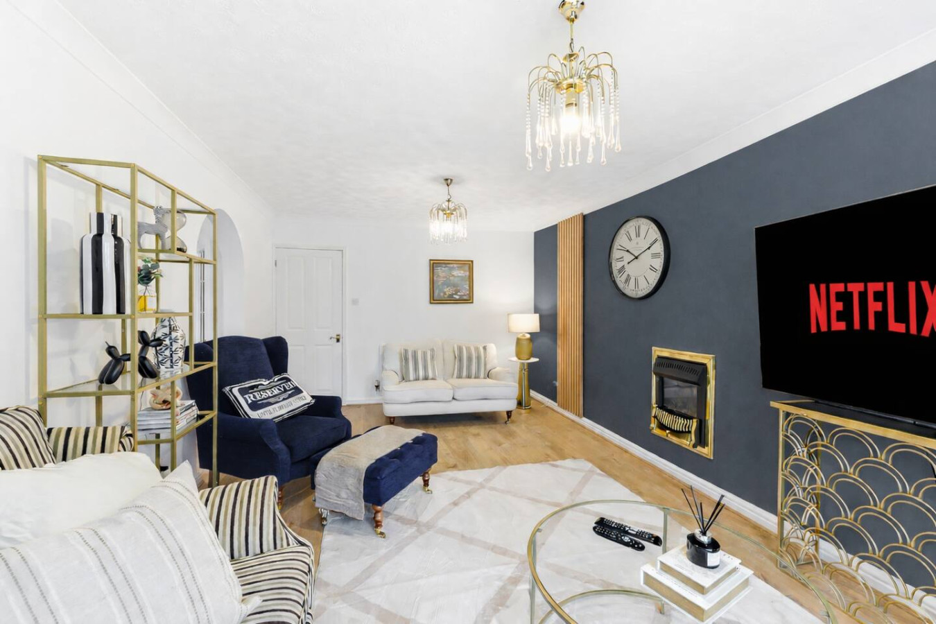 Paxton House • 5 Bedroom 3.5 Bath • Detached • Driveway Parking • Sky TV • Fast WiFi in 28 Paxton Crescent - Property image 3 - VivreStays