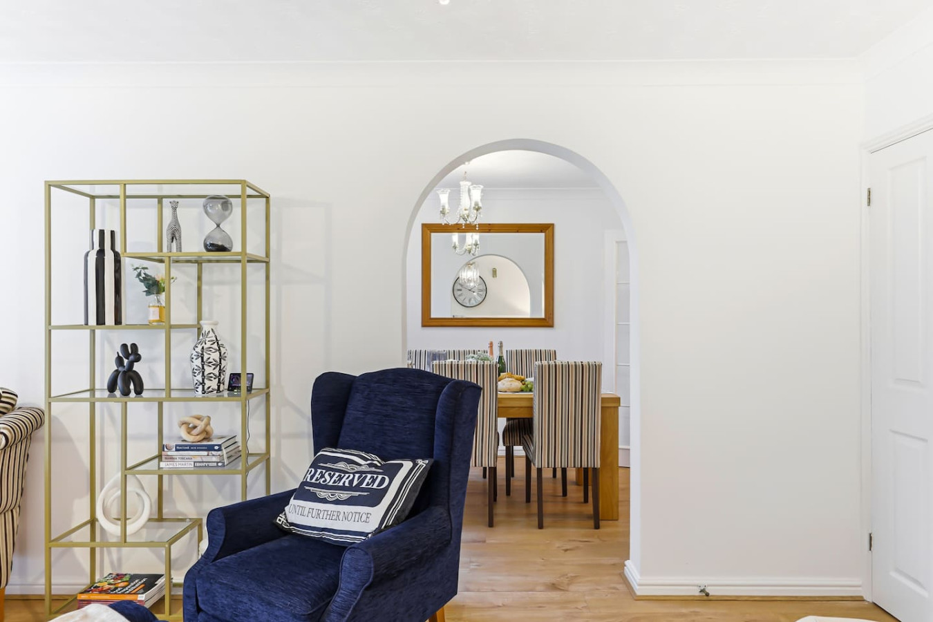 Paxton House • 5 Bedroom 3.5 Bath • Detached • Driveway Parking • Sky TV • Fast WiFi in 28 Paxton Crescent - Property image 4 - VivreStays