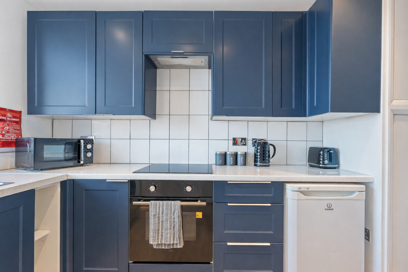 Charming Apartment • Great Location • Pool Table • Free Parking • Fast WiFi in St James Court, Saint James's Road - Property image 16 - VivreStays