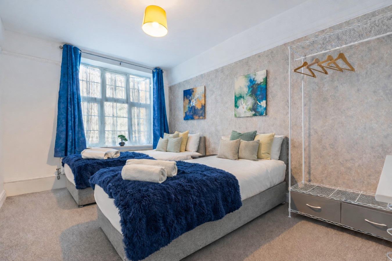 Charming Apartment • Great Location • Pool Table • Free Parking • Fast WiFi in St James Court, Saint James's Road - Property image 6 - VivreStays