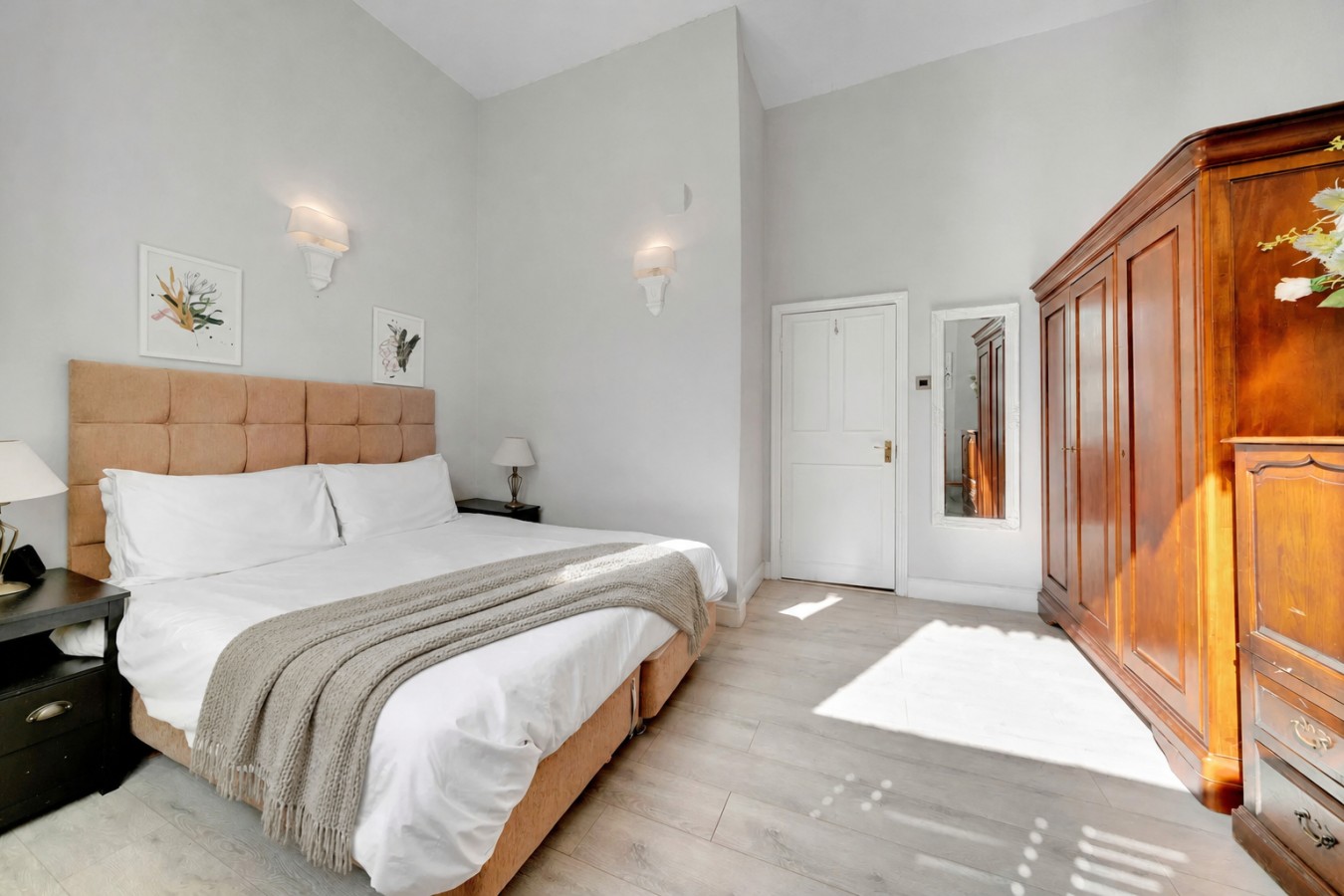 Charming West Kensington Apartment • Fast Wifi • Self-Check-In in 2, 6 Perham Road - Property image 4 - VivreStays