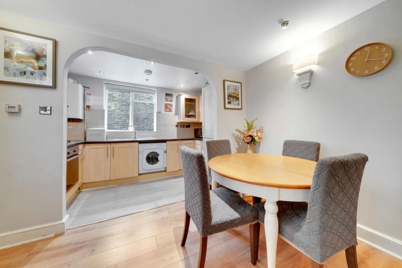 Charming West Kensington Apartment • Fast Wifi • Self-Check-In in 2, 6 Perham Road - Property image 12 - VivreStays