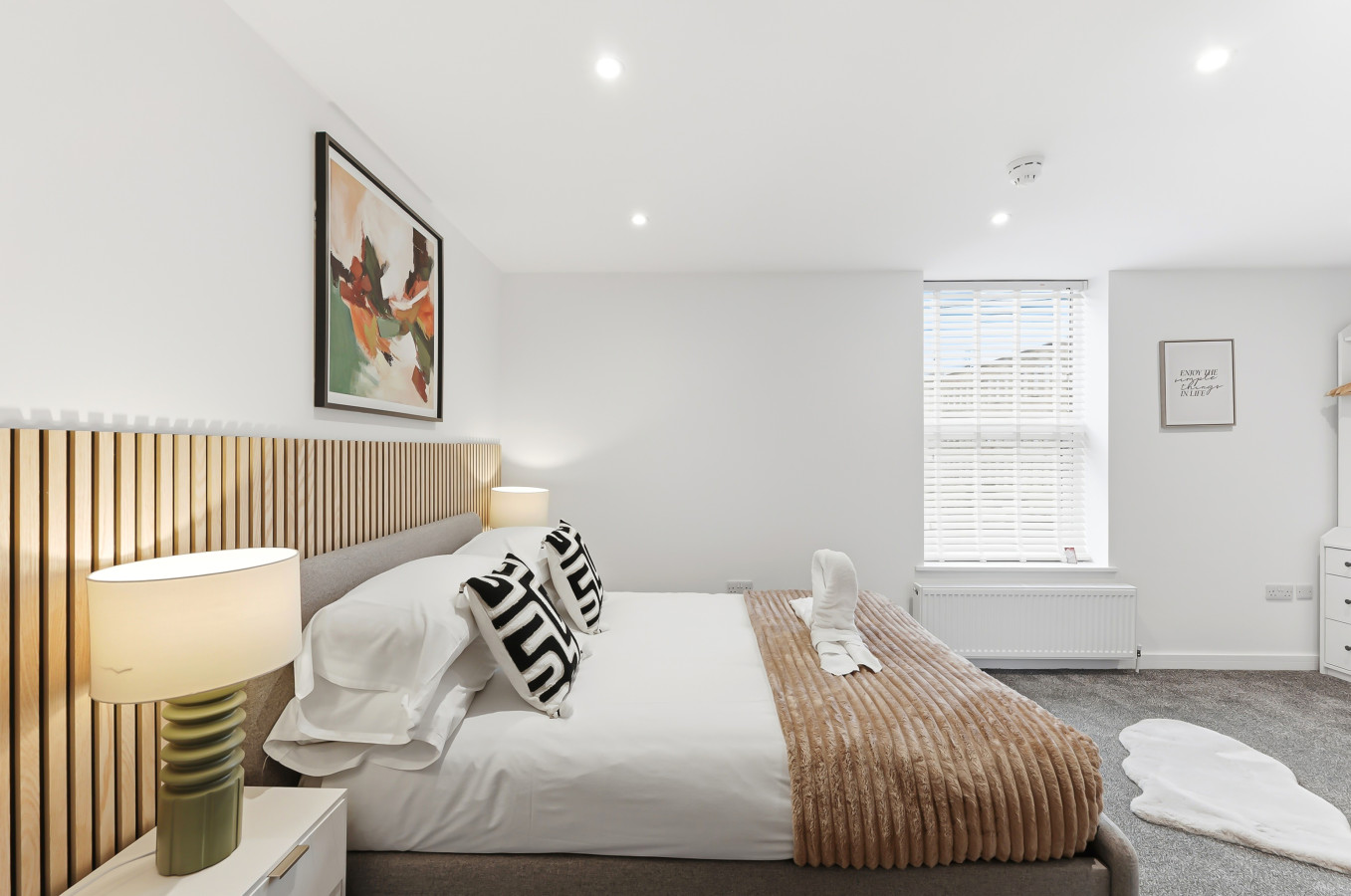 Stylish Duplex Apartment • Free Parking • VirginTV • Fast WiFi • Self-Check-In in 26 Freehold Street Flat 2 - Property image 2 - VivreStays