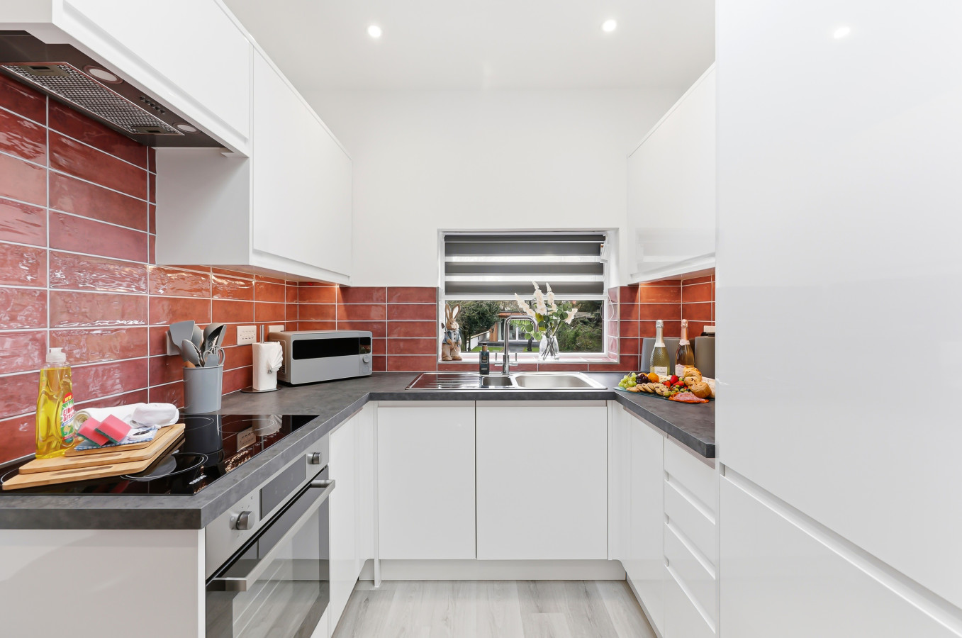 Stylish Duplex Apartment • Free Parking • VirginTV • Fast WiFi • Self-Check-In in 26 Freehold Street Flat 2 - Property image 18 - VivreStays