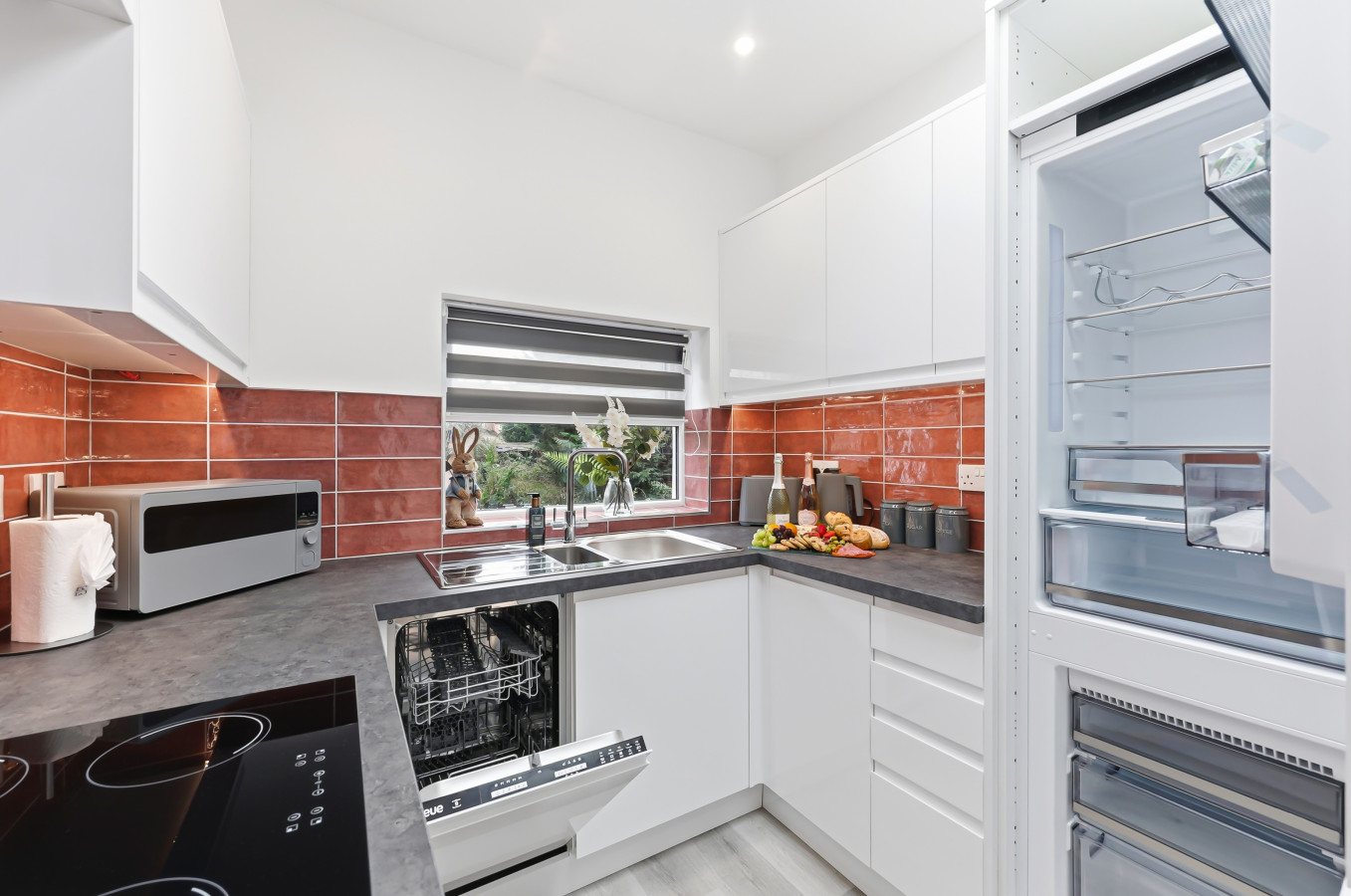 Stylish Duplex Apartment • Free Parking • VirginTV • Fast WiFi • Self-Check-In in 26 Freehold Street Flat 2 - Property image 20 - VivreStays