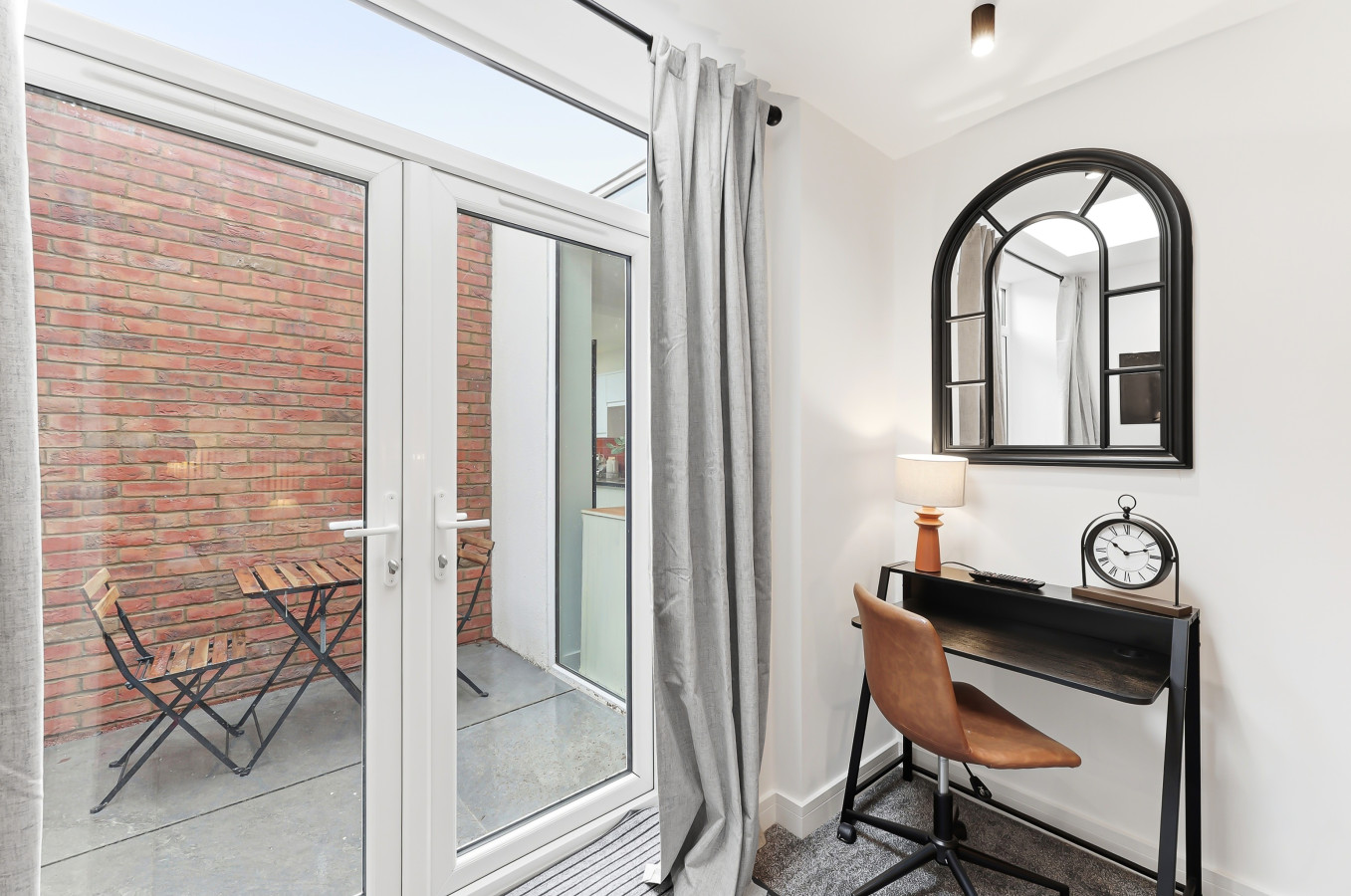 Unique Home • Annex • Pool Table • Virgin TV • Fast WiFi • Free Parking • Self-Check-In in 26 Freehold Street - Property image 5 - VivreStays