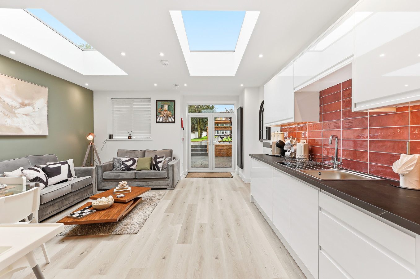 Unique Home • Annex • Pool Table • Virgin TV • Fast WiFi • Free Parking • Self-Check-In in 26 Freehold Street - Property image 14 - VivreStays