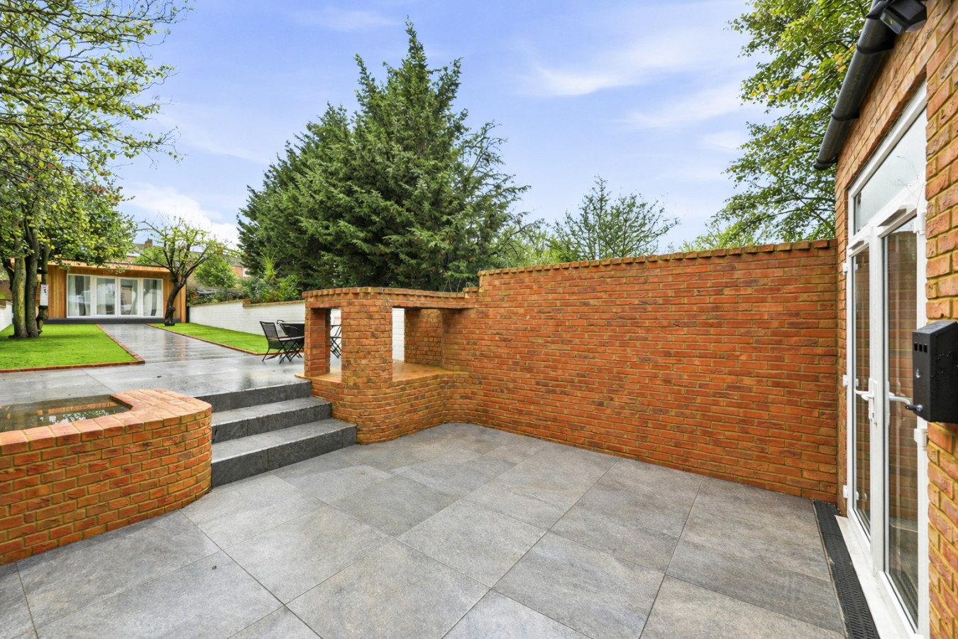 Unique Home • Annex • Pool Table • Virgin TV • Fast WiFi • Free Parking • Self-Check-In in 26 Freehold Street - Property image 32 - VivreStays