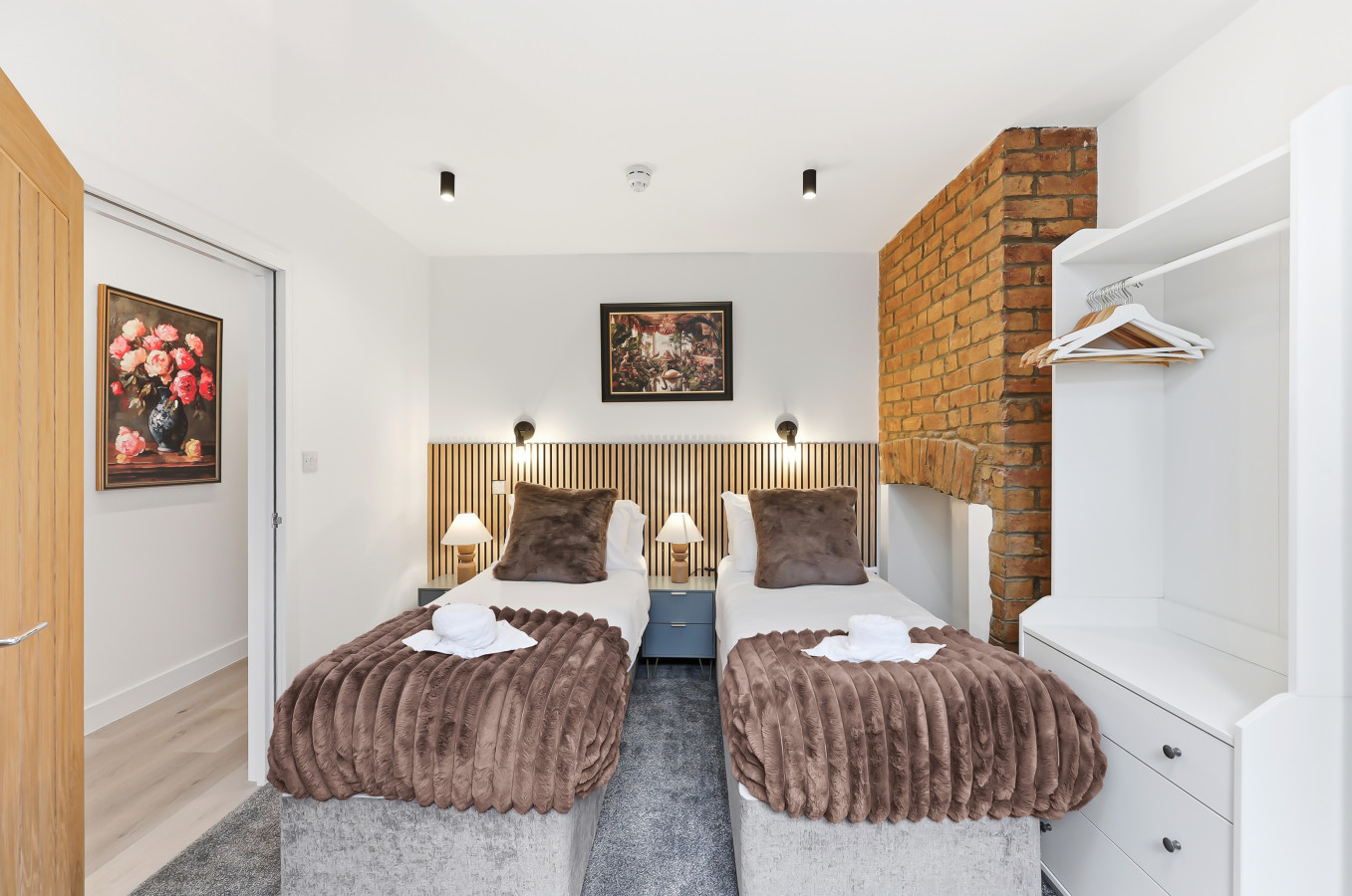 Unique Home • Annex • Pool Table • Virgin TV • Fast WiFi • Free Parking • Self-Check-In in 26 Freehold Street - Property image 3 - VivreStays