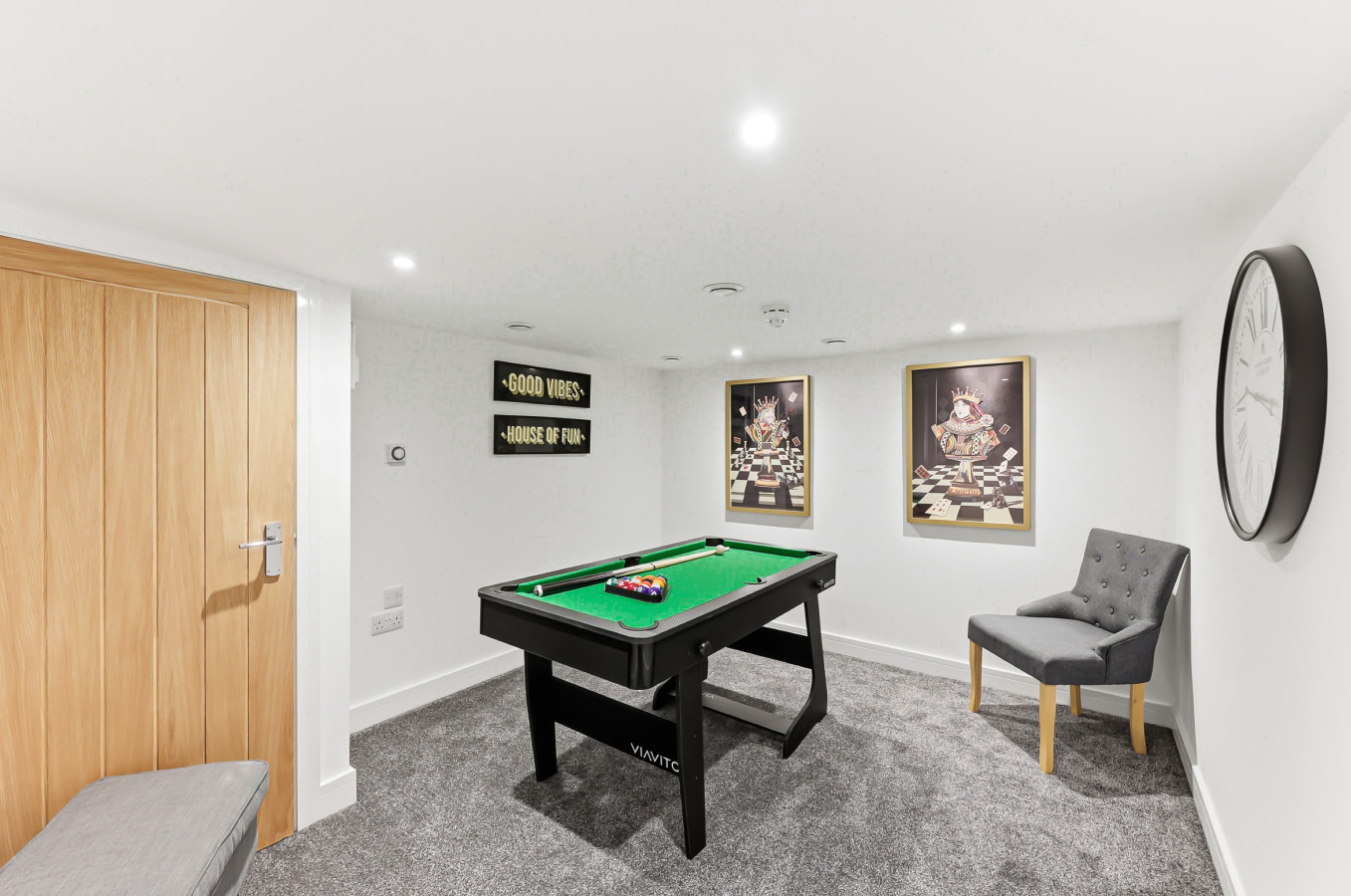 Unique Home • Annex • Pool Table • Virgin TV • Fast WiFi • Free Parking • Self-Check-In in 26 Freehold Street - Property image 12 - VivreStays