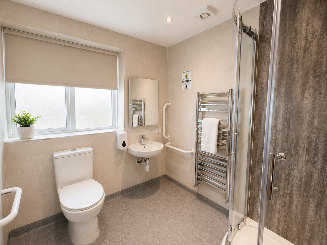 The Gables Aparthotel • Accessible Room with Private Bathroom in 368 London Rd, Leicester LE2 2PN, UK - Property image 5 - VivreStays