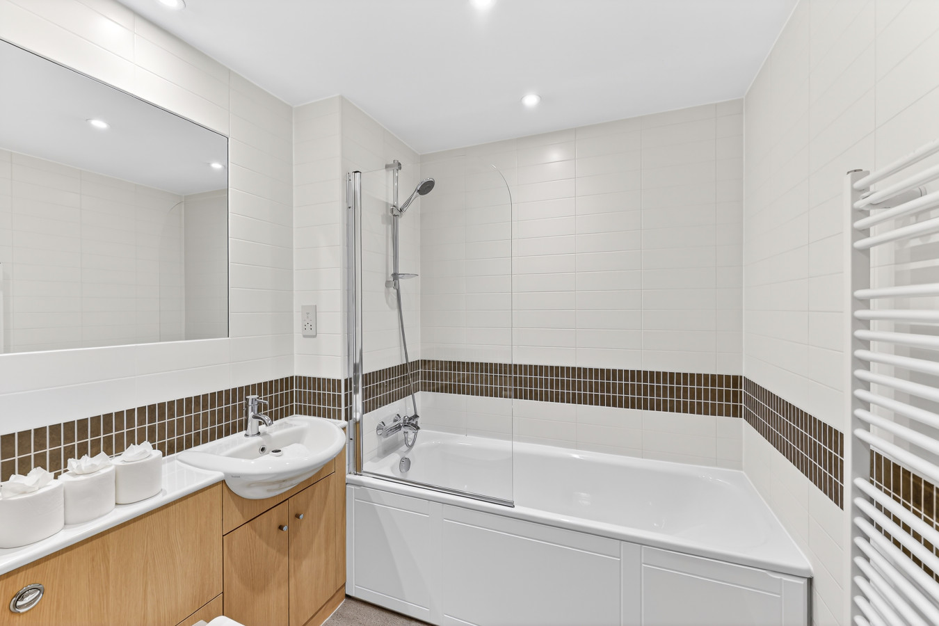 Amethyst Apartment @ The Vizion • City Centre • Secure Parking • Super-Fast WiFi • Yoko Property in Amethyst House, 602 South Fifth Street - Property image 19 - VivreStays