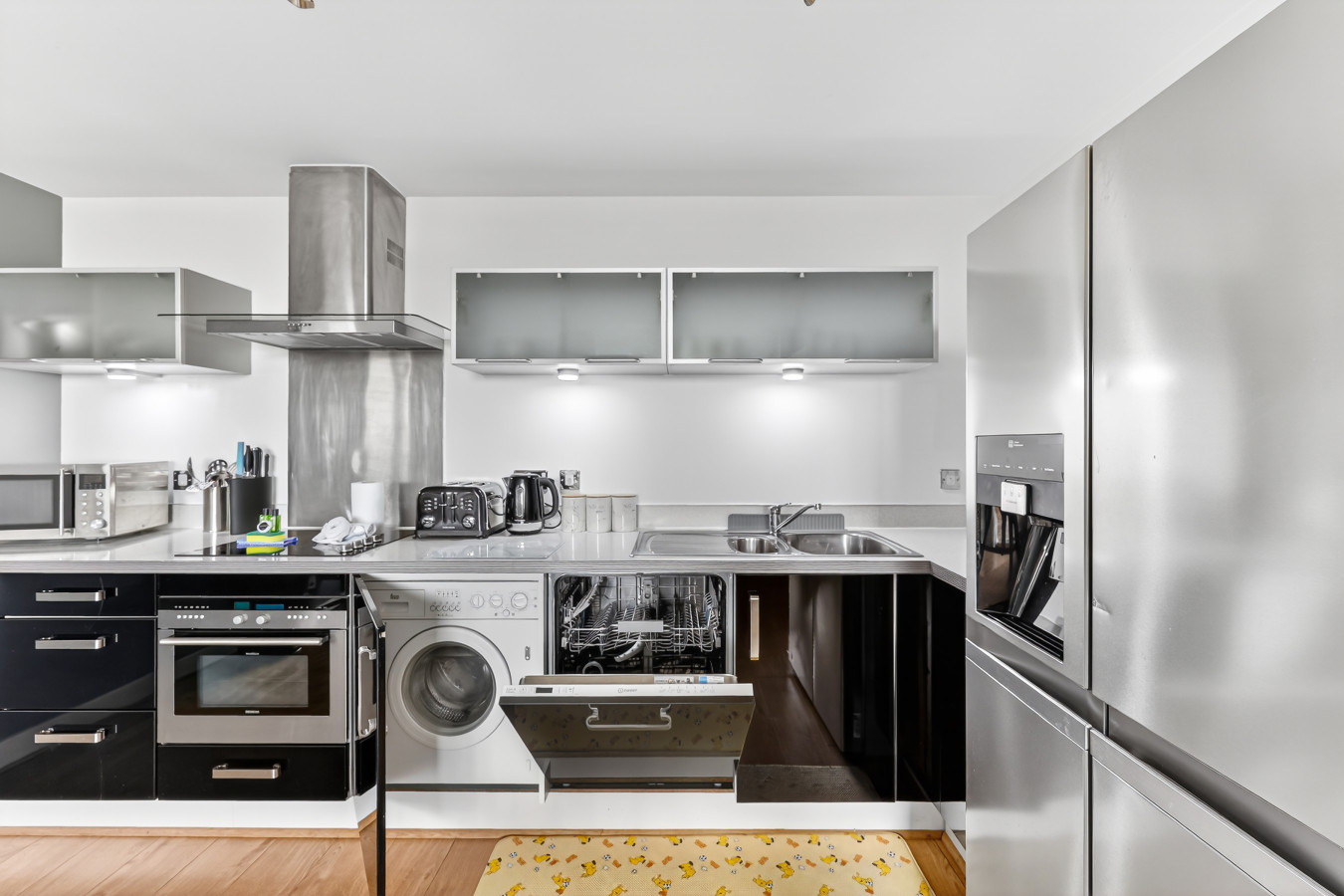 Amethyst Apartment @ The Vizion • City Centre • Secure Parking • Super-Fast WiFi • Yoko Property in Amethyst House, 602 South Fifth Street - Property image 9 - VivreStays