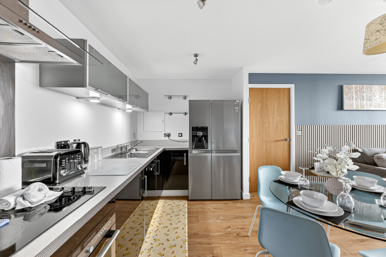 Amethyst Apartment @ The Vizion • City Centre • Secure Parking • Super-Fast WiFi • Yoko Property in Amethyst House, 602 South Fifth Street - Property image 10 - VivreStays