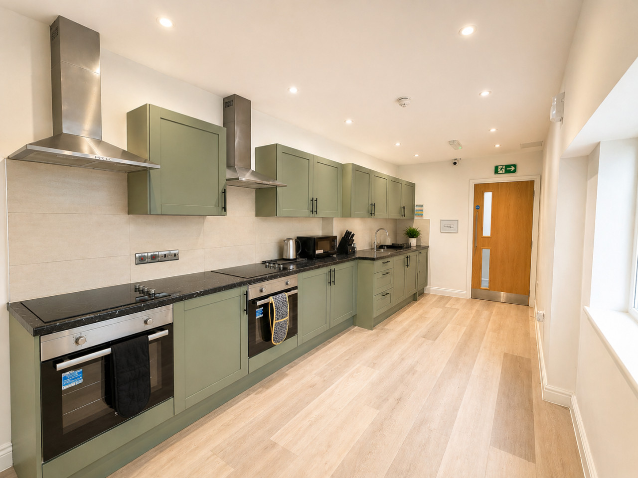 The Gables Aparthotel • Triple Room with Private Bathroom in 368 London Rd, Leicester LE2 2PN, UK - Property image 10 - VivreStays