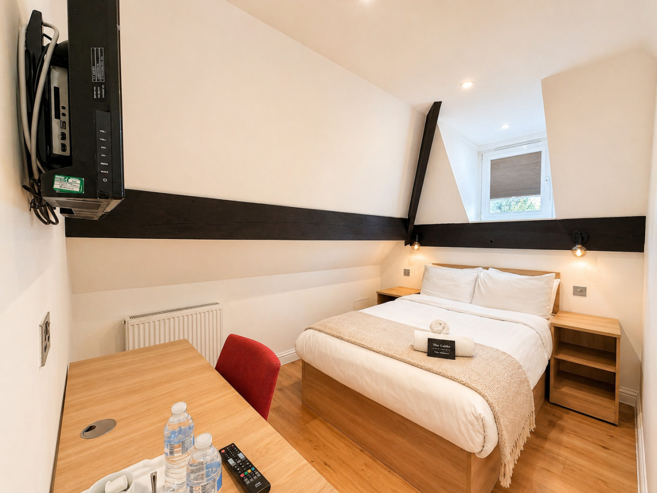 The Gables Aparthotel • Family Room with Private Bathroom in 368 London Rd, Leicester LE2 2PN, UK - Property image 4 - VivreStays