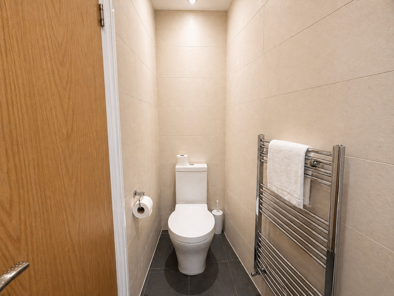 The Gables Aparthotel • Single Room with Private Bathroom in 368 London Rd, Leicester LE2 2PN, UK - Property image 5 - VivreStays