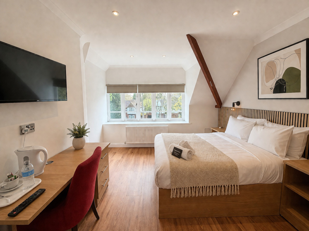 The Gables Aparthotel • Large Double Room with Private Bathroom in 368 London Rd, Leicester LE2 2PN, UK - Property image 2 - VivreStays