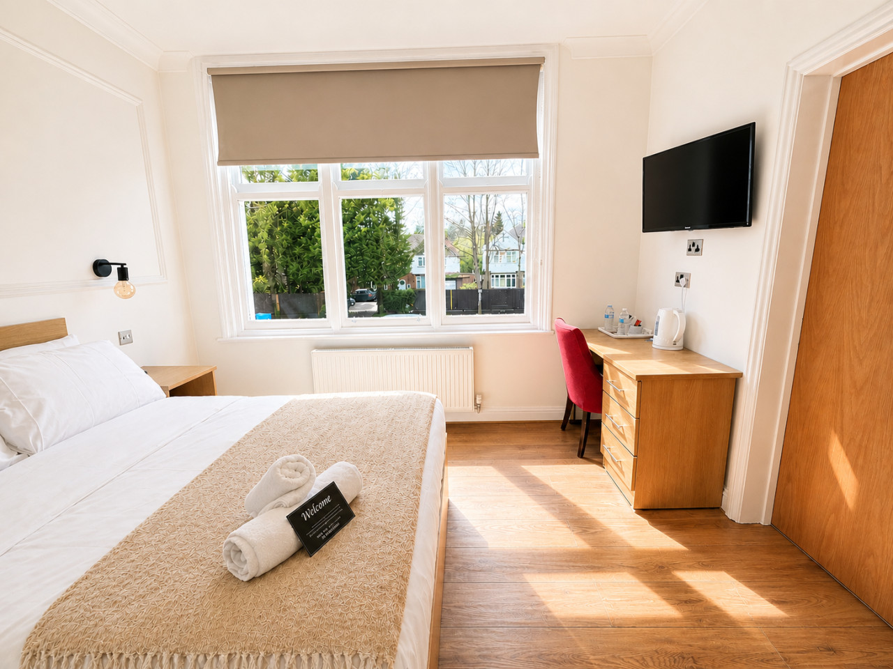 The Gables Aparthotel • Large Double Room with Private Bathroom in 368 London Rd, Leicester LE2 2PN, UK - Property image 7 - VivreStays