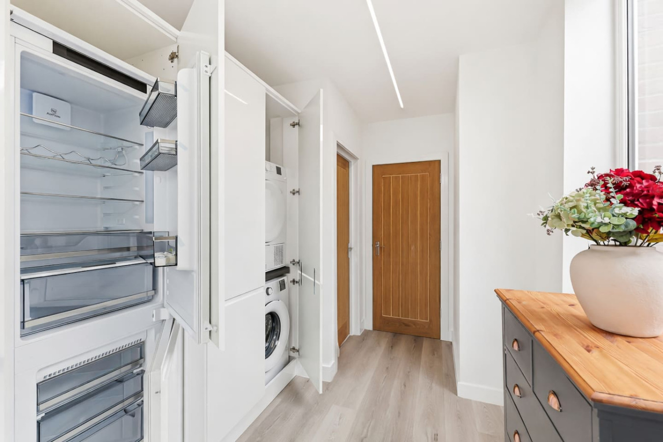 5 Bedroom • 4 Bathroom • Annex • x2 Living Rooms • x2 Kitchens • Games Room • Free Parking • Self-Check-In in 26 Freehold Street - Property image 21 - VivreStays