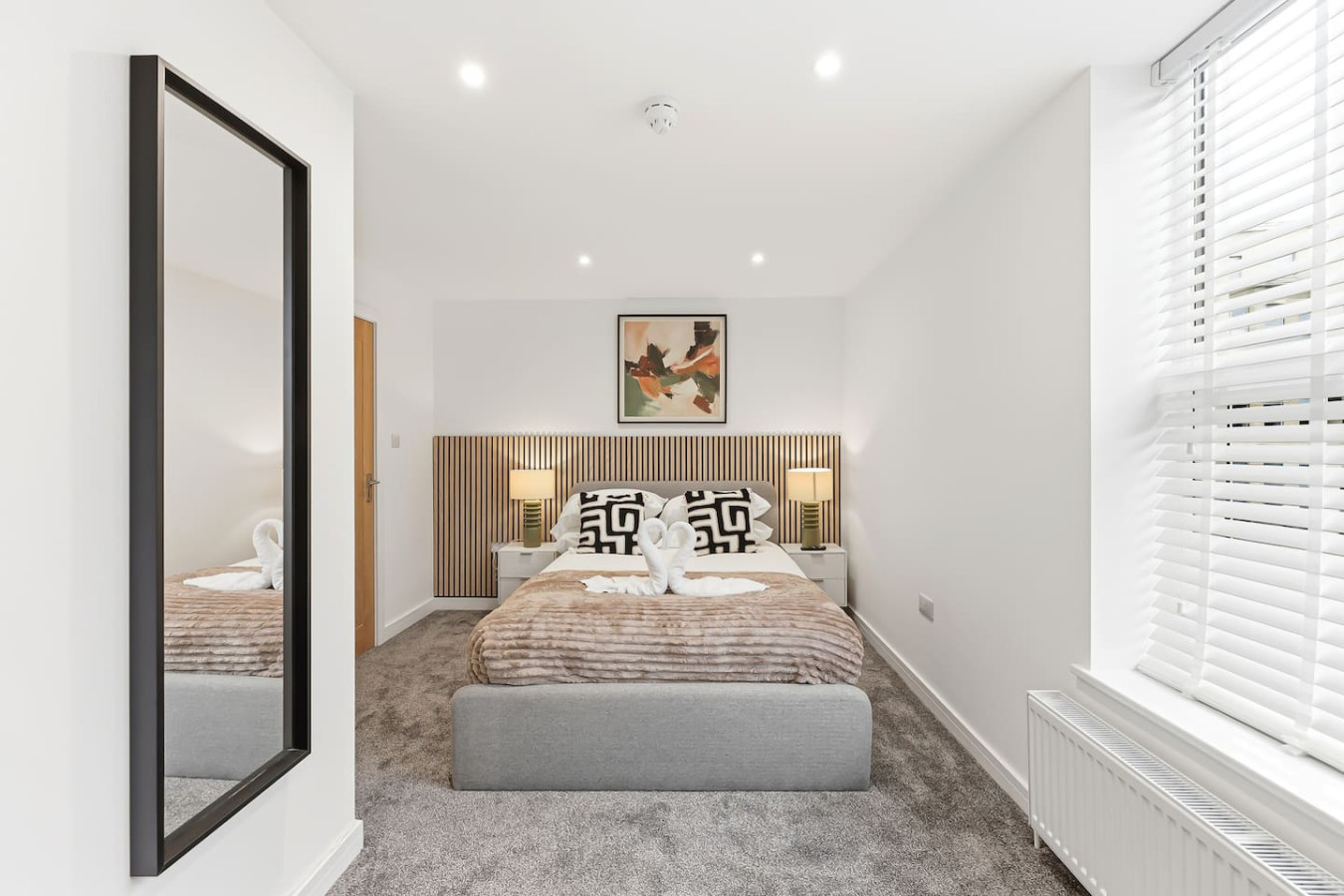 5 Bedroom • 4 Bathroom • Annex • x2 Living Rooms • x2 Kitchens • Games Room • Free Parking • Self-Check-In in 26 Freehold Street - Property image 40 - VivreStays