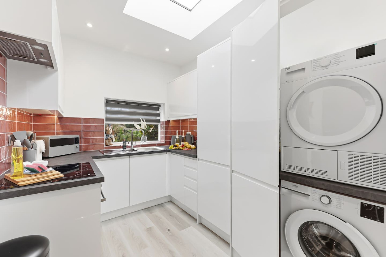 5 Bedroom • 4 Bathroom • Annex • x2 Living Rooms • x2 Kitchens • Games Room • Free Parking • Self-Check-In in 26 Freehold Street - Property image 37 - VivreStays