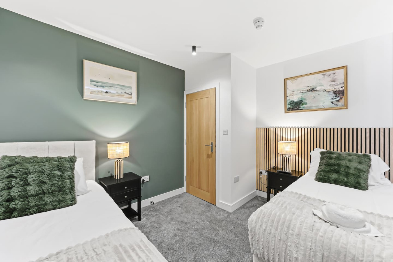 5 Bedroom • 4 Bathroom • Annex • x2 Living Rooms • x2 Kitchens • Games Room • Free Parking • Self-Check-In in 26 Freehold Street - Property image 9 - VivreStays