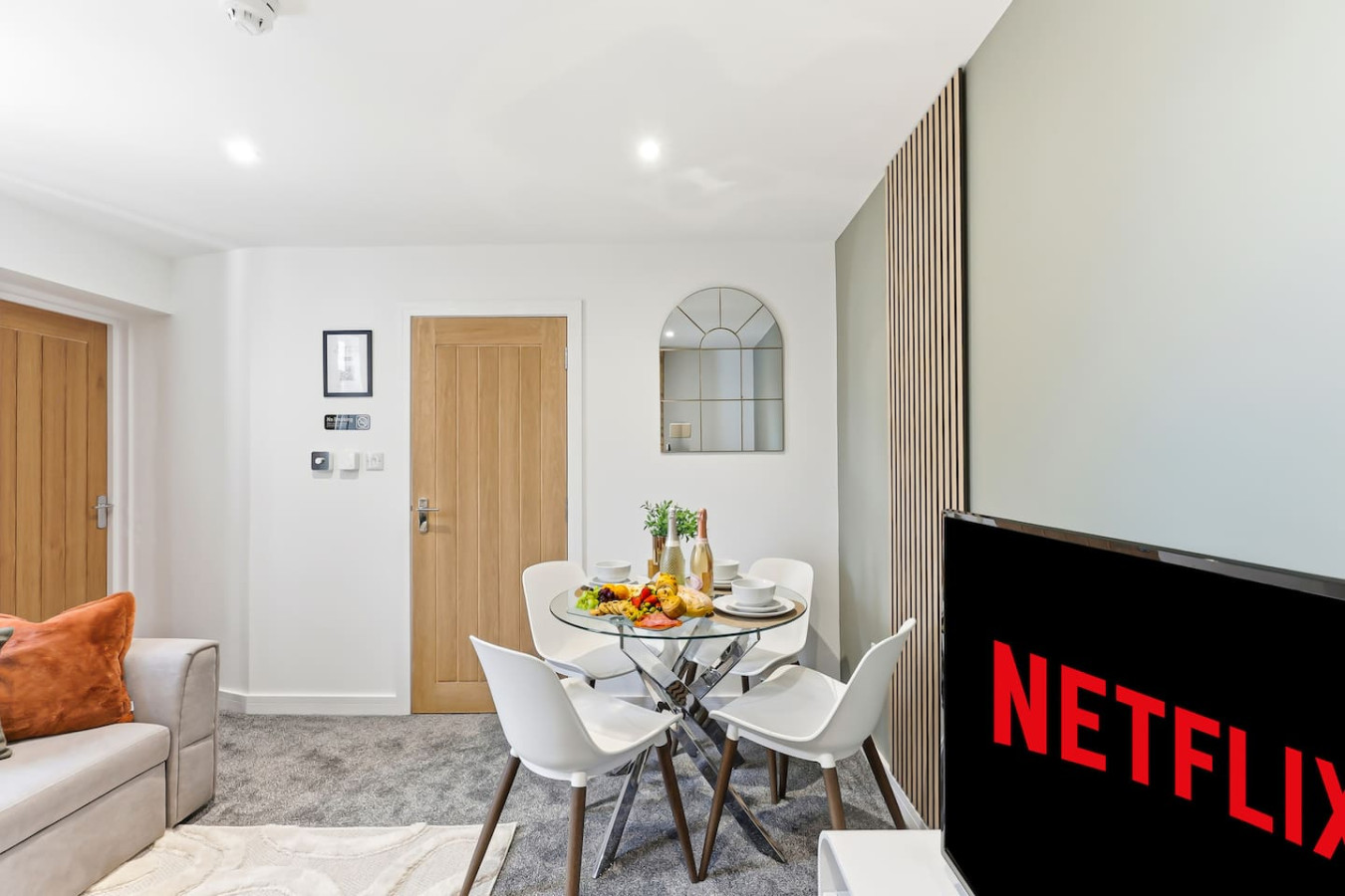 5 Bedroom • 4 Bathroom • Annex • x2 Living Rooms • x2 Kitchens • Games Room • Free Parking • Self-Check-In in 26 Freehold Street - Property image 33 - VivreStays