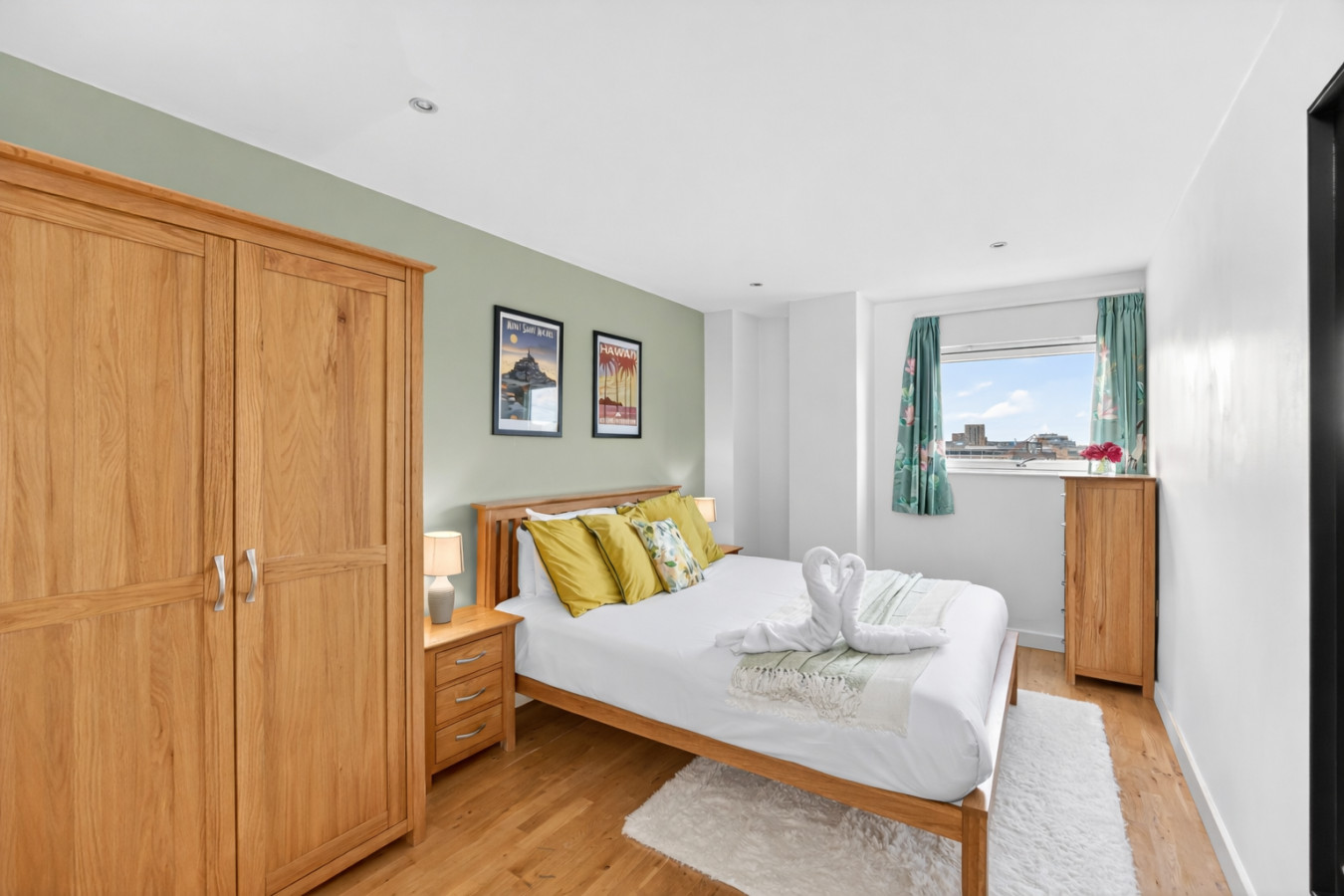 12th Street Apartment • City Centre • Balcony • Free Parking • Fast WiFi • Self-Check-In in 501, 475 Lower Twelfth Street - Property image 14 - VivreStays