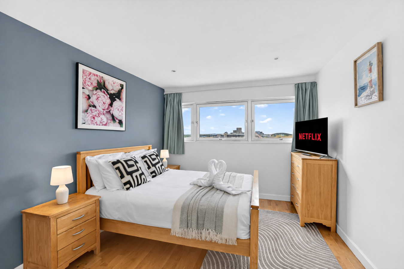 12th Street Apartment • City Centre • Balcony • Free Parking • Fast WiFi • Self-Check-In in 501, 475 Lower Twelfth Street - Property image 9 - VivreStays