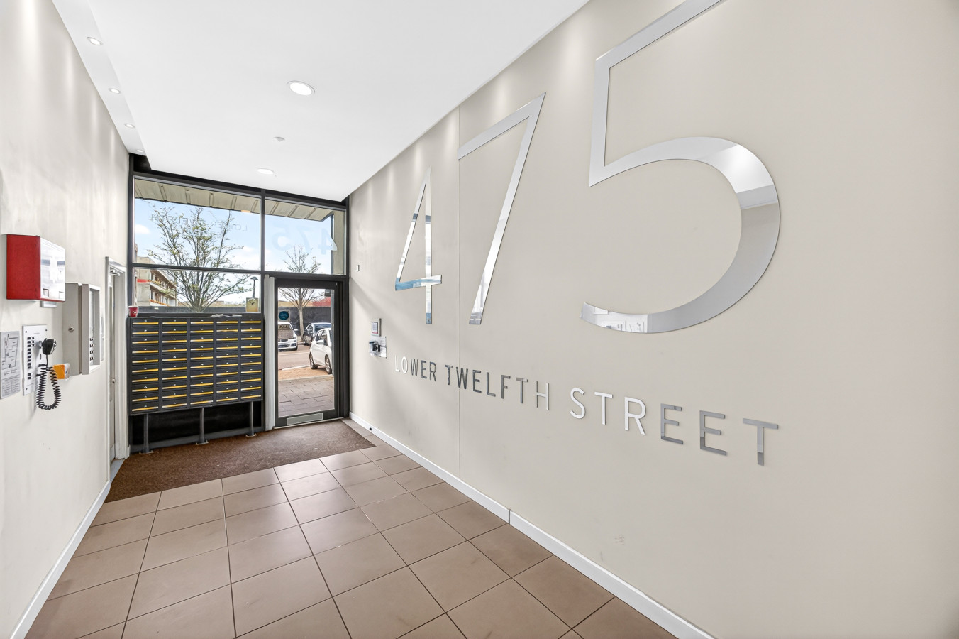 12th Street Apartment • City Centre • Balcony • Free Parking • Fast WiFi • Self-Check-In in 501, 475 Lower Twelfth Street - Property image 22 - VivreStays