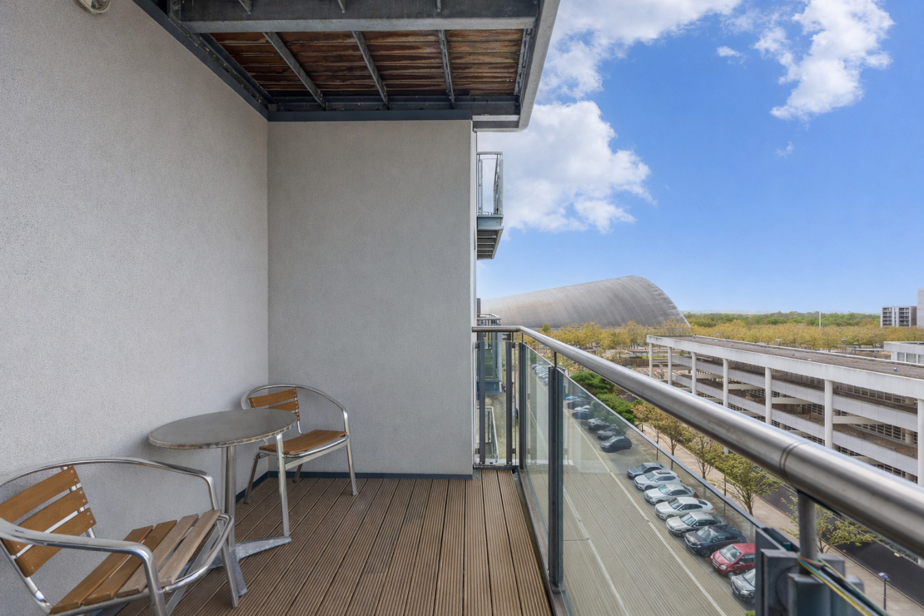 12th Street Apartment • City Centre • Balcony • Free Parking • Fast WiFi • Self-Check-In in 501, 475 Lower Twelfth Street - Property image 4 - VivreStays