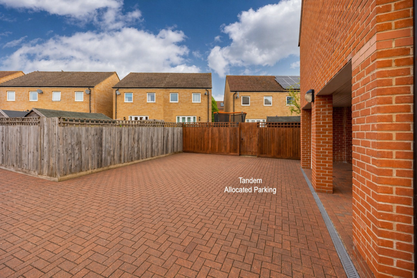 Stylish House • Excellent Location • Free Parking • Super-Fast WiFi • Smart TVs • Garden • Self-Check-In in 131 Warwick Avenue - Property image 29 - VivreStays