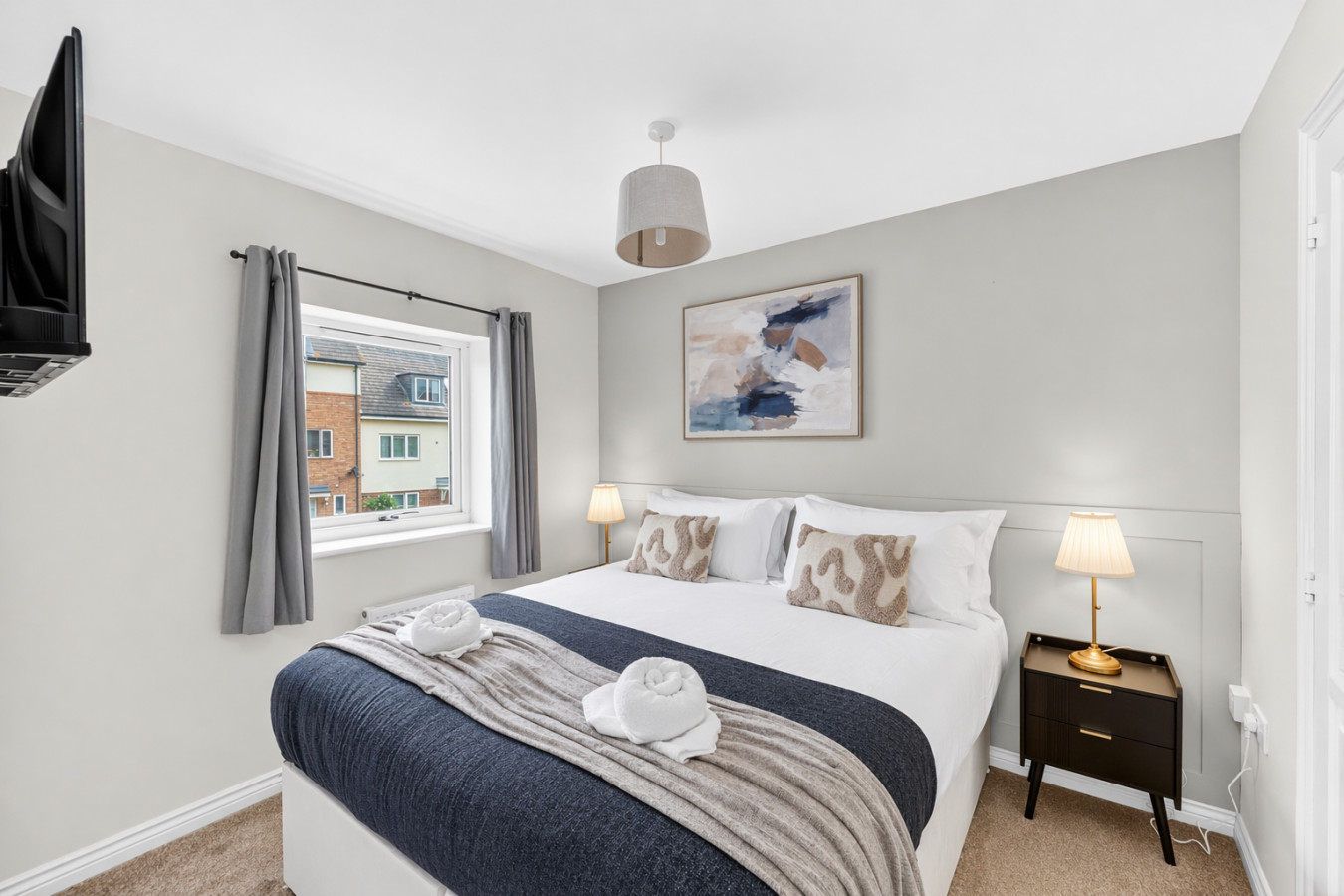 Stylish House • Excellent Location • Free Parking • Super-Fast WiFi • Smart TVs • Garden • Self-Check-In in 131 Warwick Avenue - Property image 4 - VivreStays