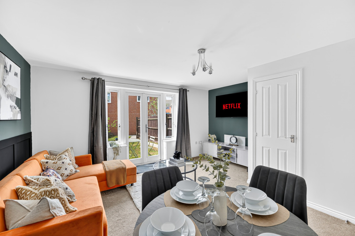 Stylish House • Excellent Location • Free Parking • Super-Fast WiFi • Smart TVs • Garden • Self-Check-In in 131 Warwick Avenue - Property image 16 - VivreStays