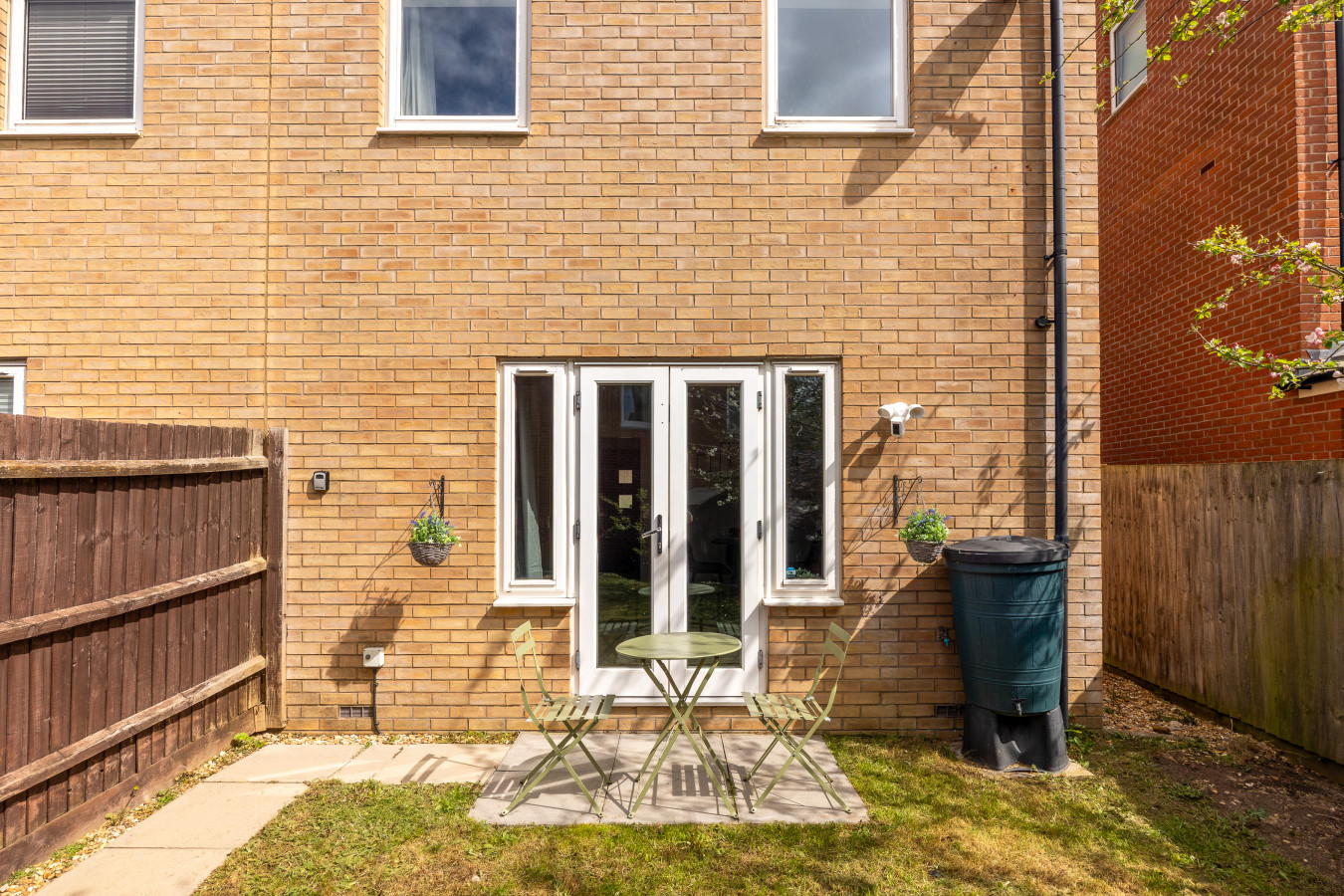 Stylish House • Excellent Location • Free Parking • Super-Fast WiFi • Smart TVs • Garden • Self-Check-In in 131 Warwick Avenue - Property image 27 - VivreStays