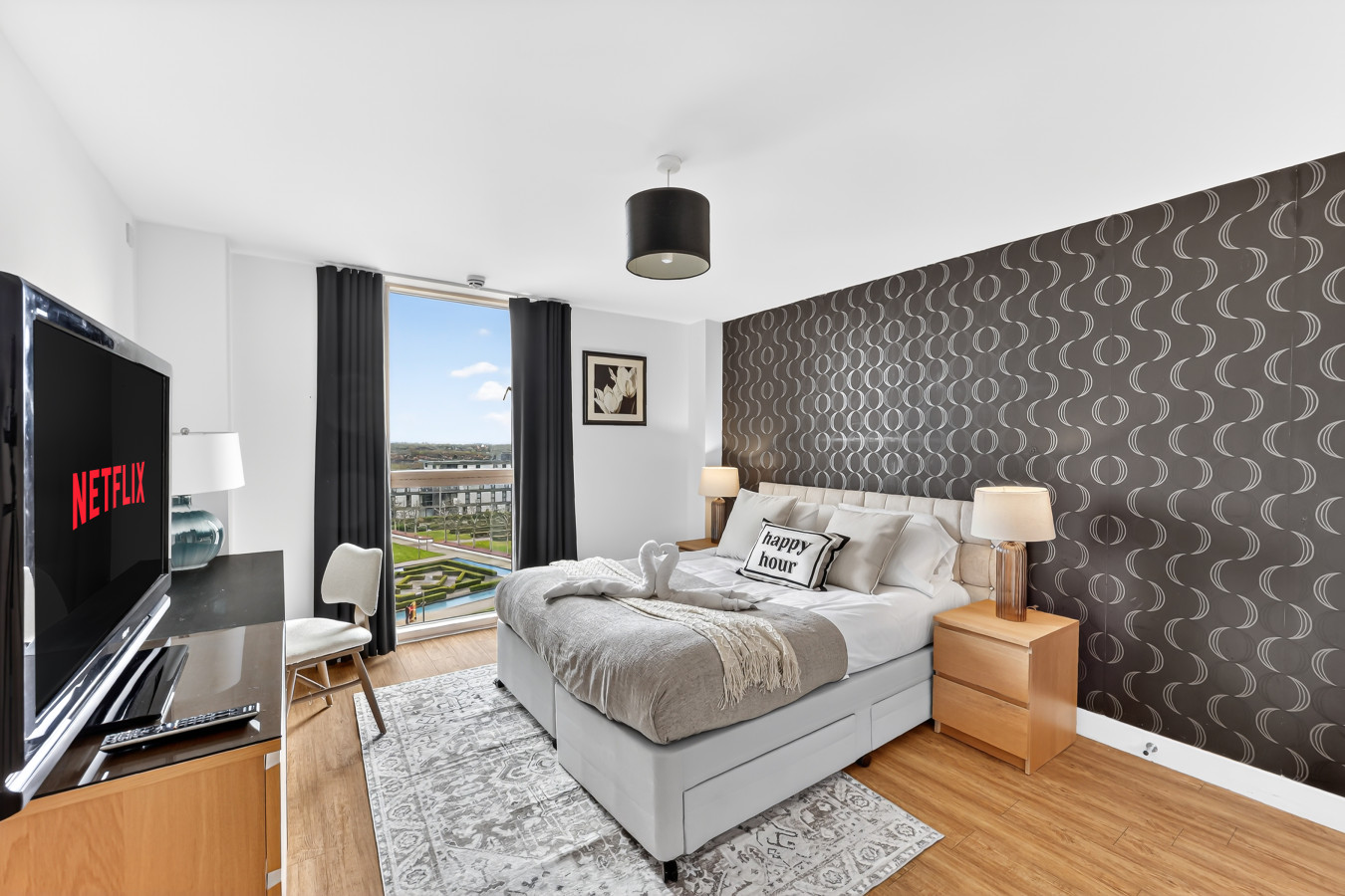 3-Bedroom Apartment @ The Vizion • Beautiful Views • Communal Garden • Free Parking in Garnet House, 11 Merrivale Mews 66 - Property image 2 - VivreStays