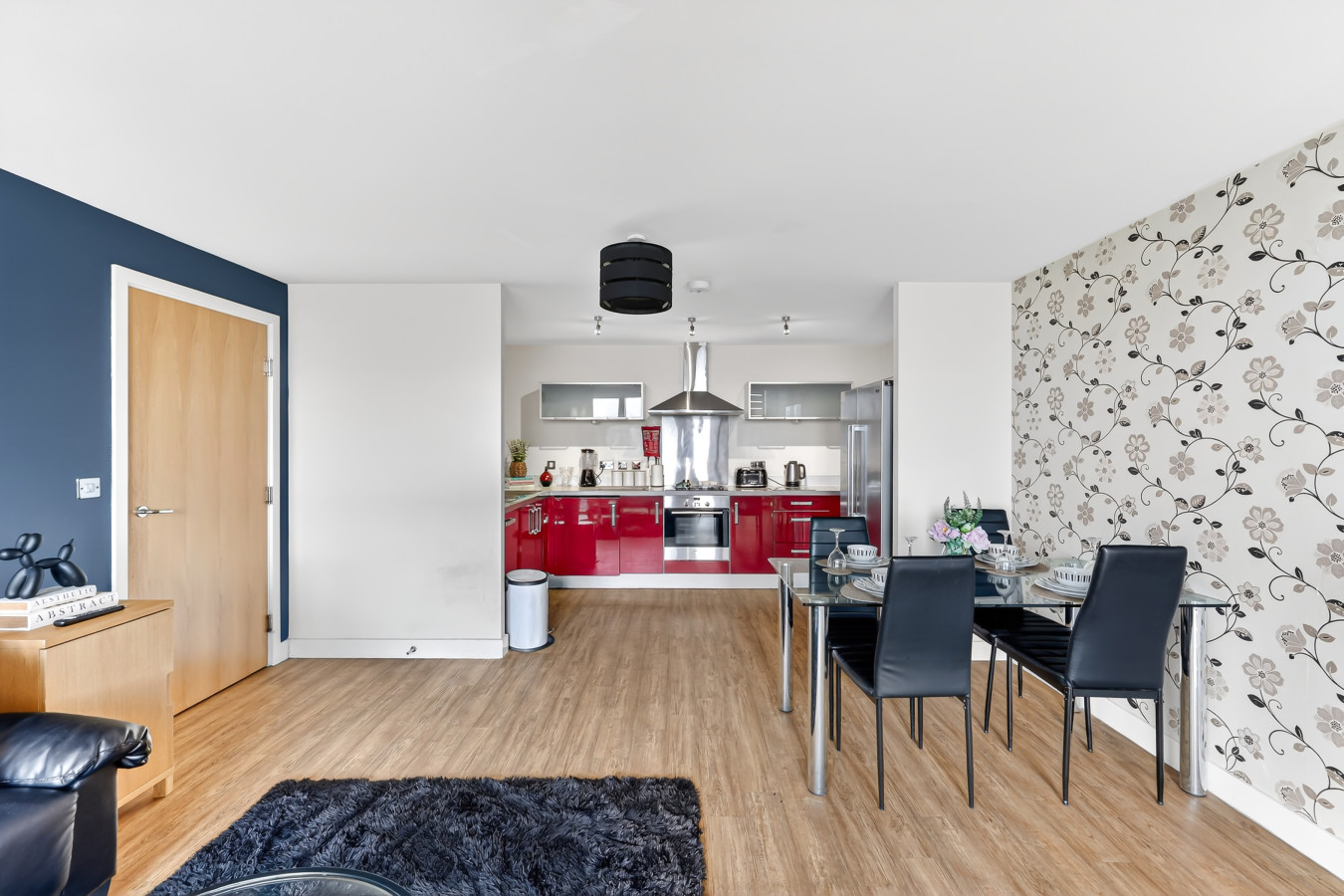 3-Bedroom Apartment @ The Vizion • Beautiful Views • Communal Garden • Free Parking in Garnet House, 11 Merrivale Mews 66 - Property image 17 - VivreStays