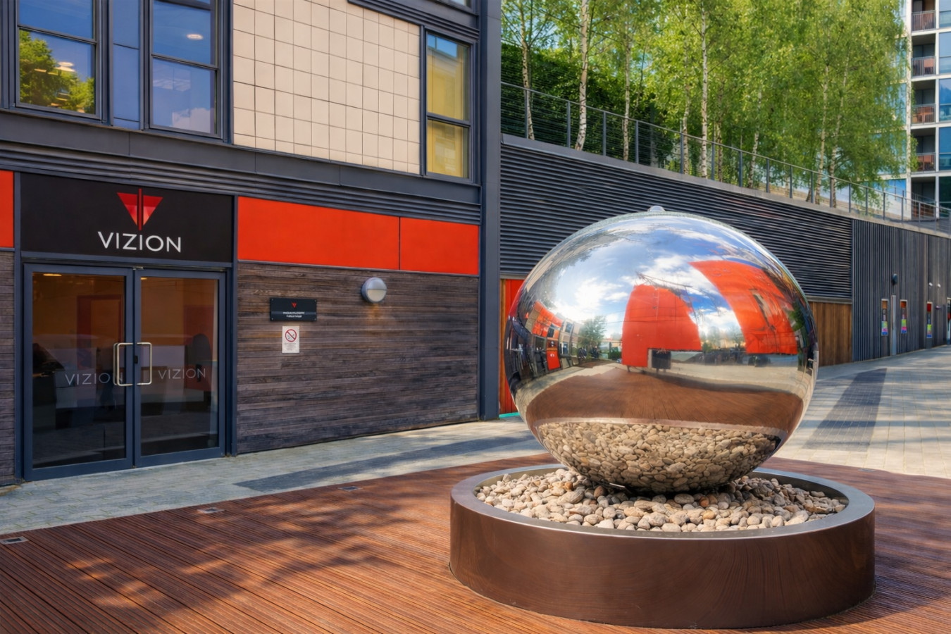 3-Bedroom Apartment @ The Vizion • Beautiful Views • Communal Garden • Free Parking in Garnet House, 11 Merrivale Mews 66 - Property image 27 - VivreStays