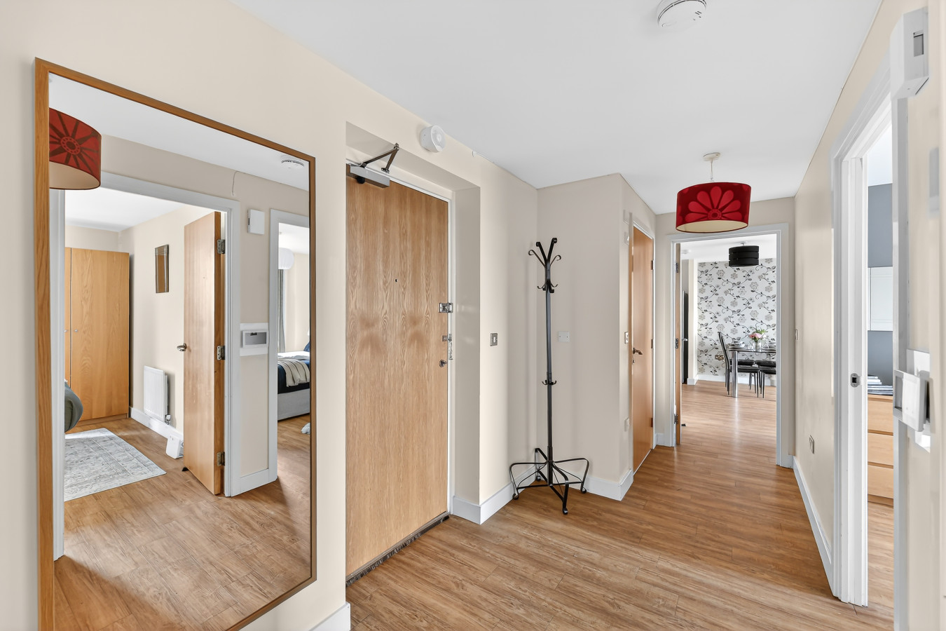 3-Bedroom Apartment @ The Vizion • Beautiful Views • Communal Garden • Free Parking in Garnet House, 11 Merrivale Mews 66 - Property image 20 - VivreStays