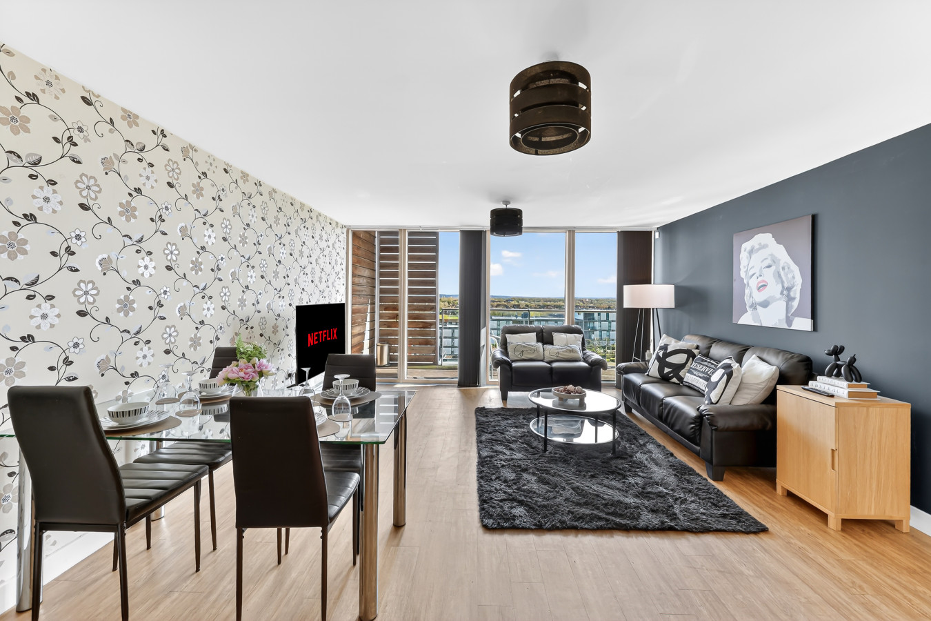 3-Bedroom Apartment @ The Vizion • Beautiful Views • Communal Garden • Free Parking in Garnet House, 11 Merrivale Mews 66 - Property image 12 - VivreStays