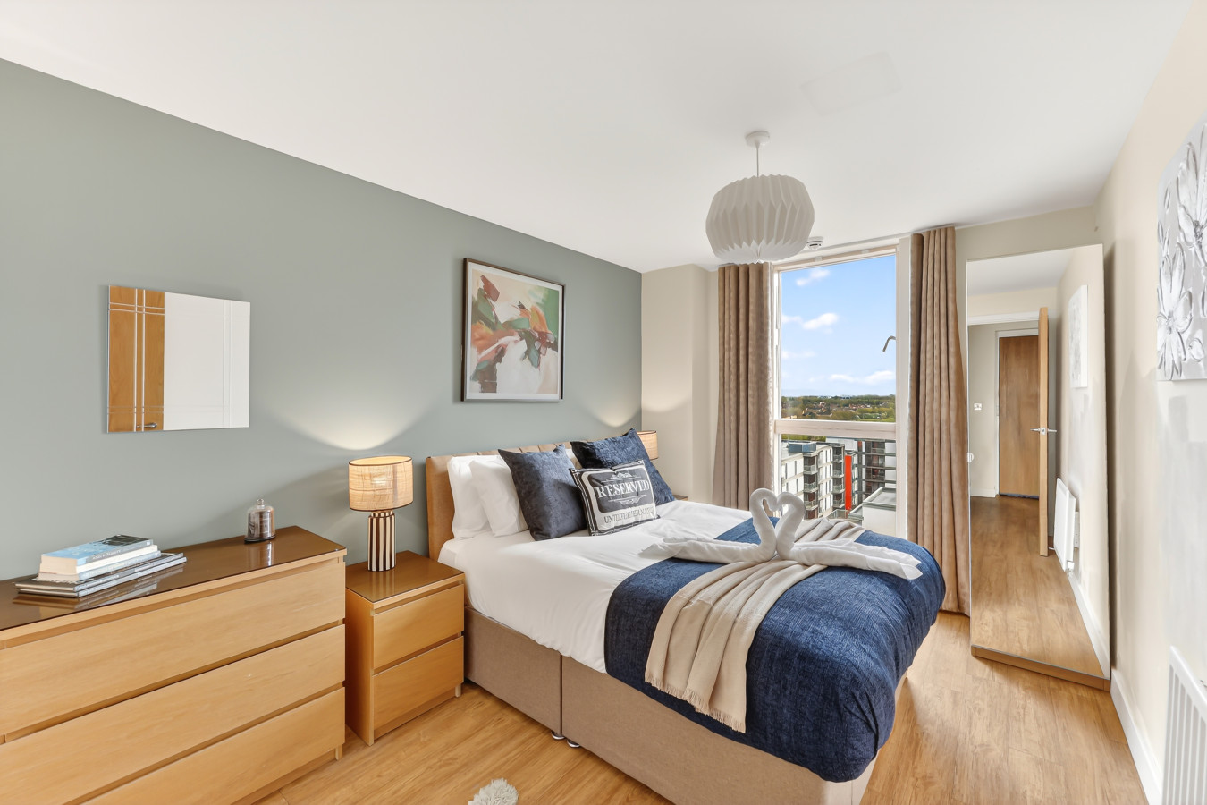 3-Bedroom Apartment @ The Vizion • Beautiful Views • Communal Garden • Free Parking in Garnet House, 11 Merrivale Mews 66 - Property image 10 - VivreStays