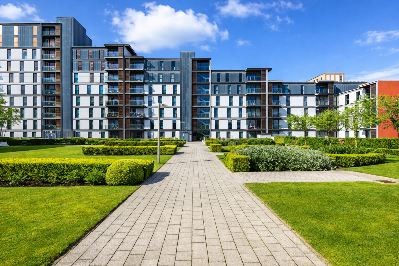 3-Bedroom Apartment @ The Vizion • Beautiful Views • Communal Garden • Free Parking in Garnet House, 11 Merrivale Mews 66 - Property image 24 - VivreStays