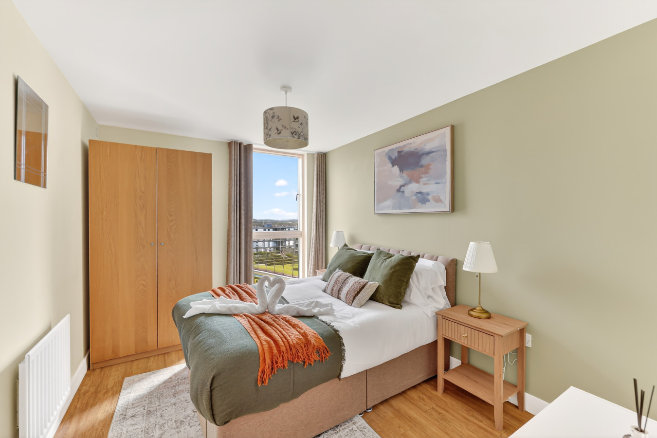 3-Bedroom Apartment @ The Vizion • Beautiful Views • Communal Garden • Free Parking in Garnet House, 11 Merrivale Mews 66 - Property image 8 - VivreStays