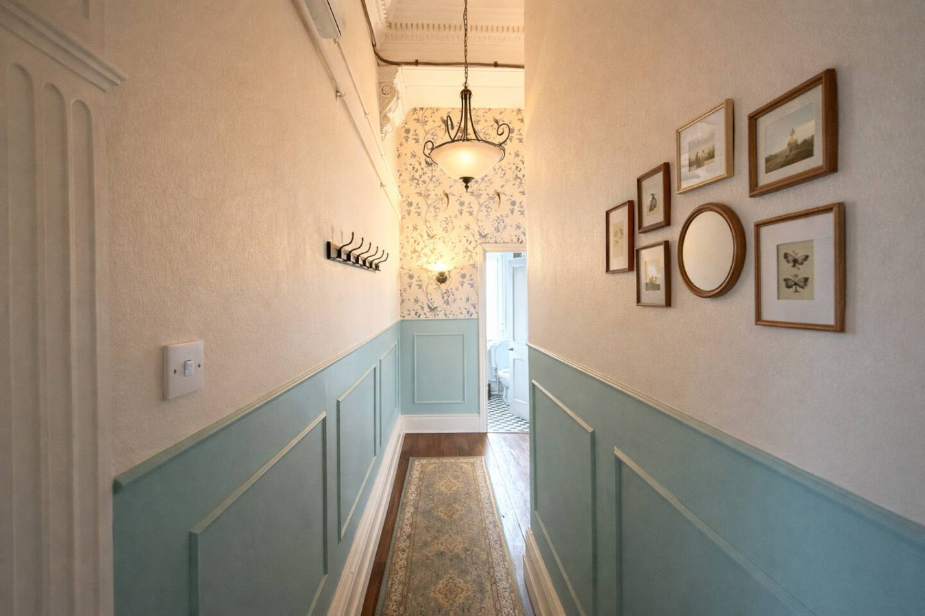 Elegant Period Flat • Racecourse Views • Free Parking • Self-Check-In in 3, 58 East Park Parade - Property image 6 - VivreStays