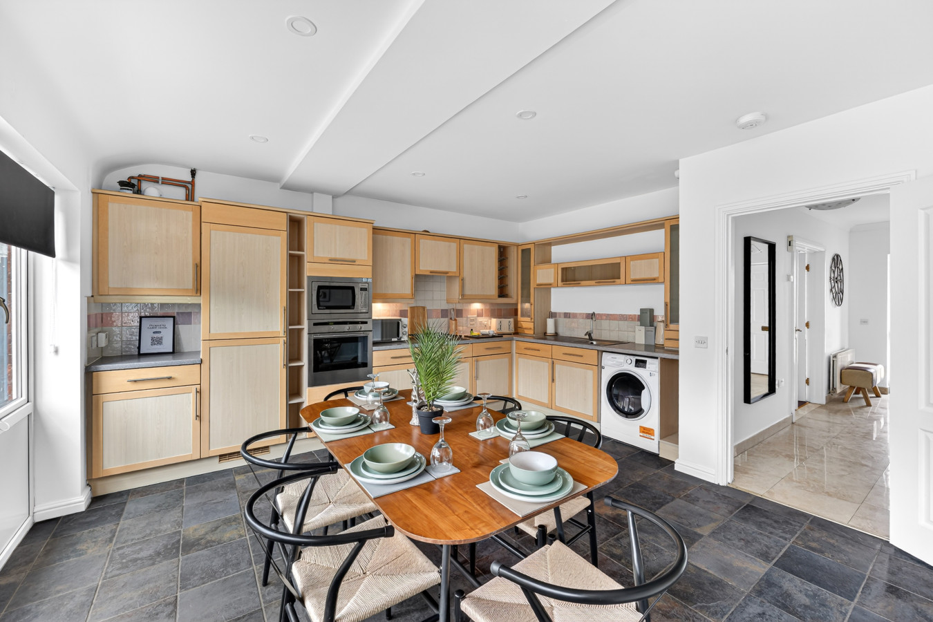 Stylish House • Pool Table • Driveway Parking • Work Desk • Smart TVs • Fast Wifi in 20 Redwald Close - Property image 29 - VivreStays