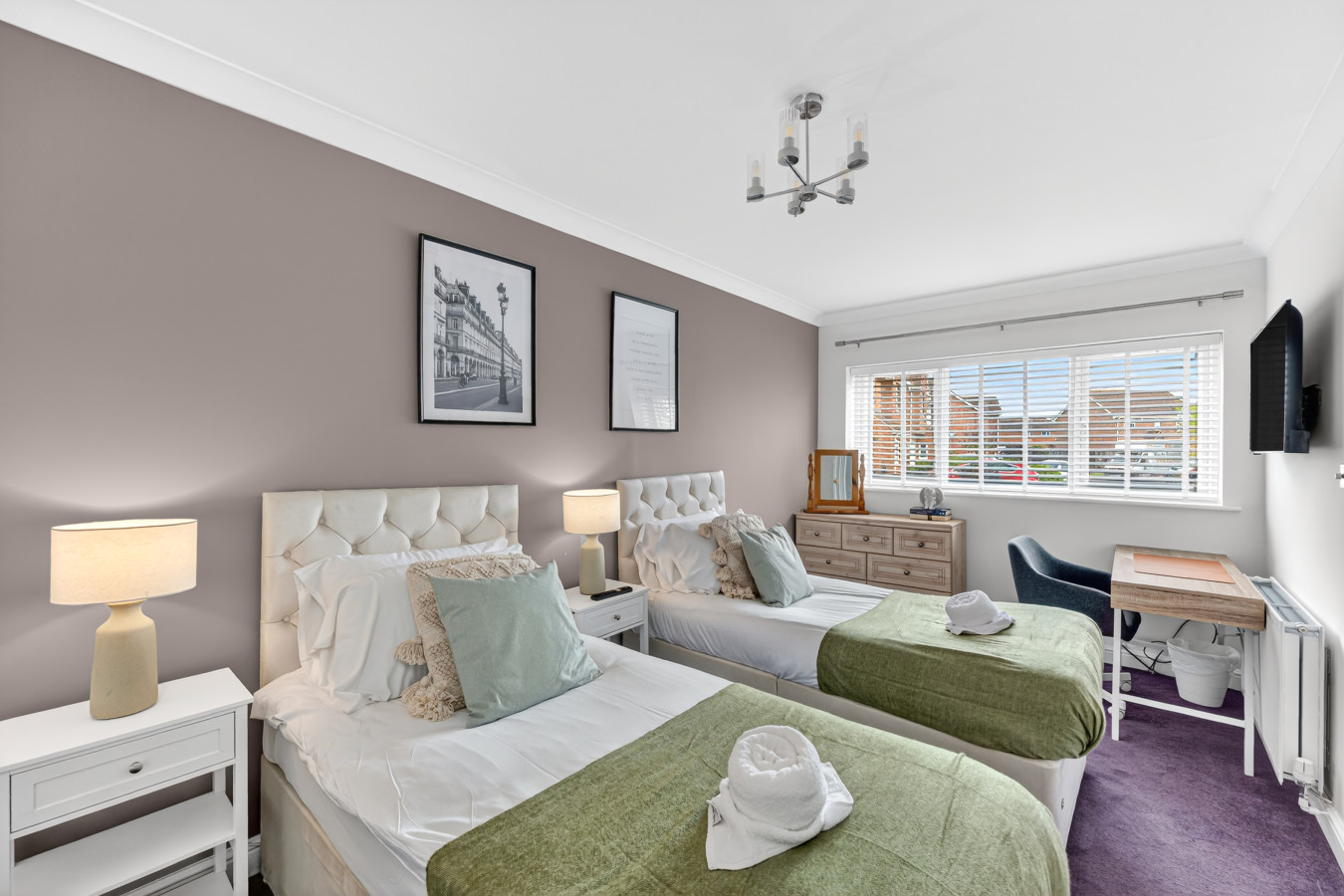 Stylish House • Pool Table • Driveway Parking • Work Desk • Smart TVs • Fast Wifi in 20 Redwald Close - Property image 17 - VivreStays